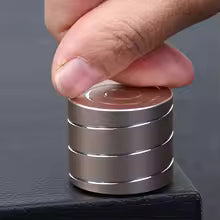 Kinetic Desk Toy – The Hypnotic Stress Relief Spinner