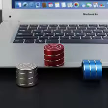 Kinetic Desk Toy – The Hypnotic Stress Relief Spinner
